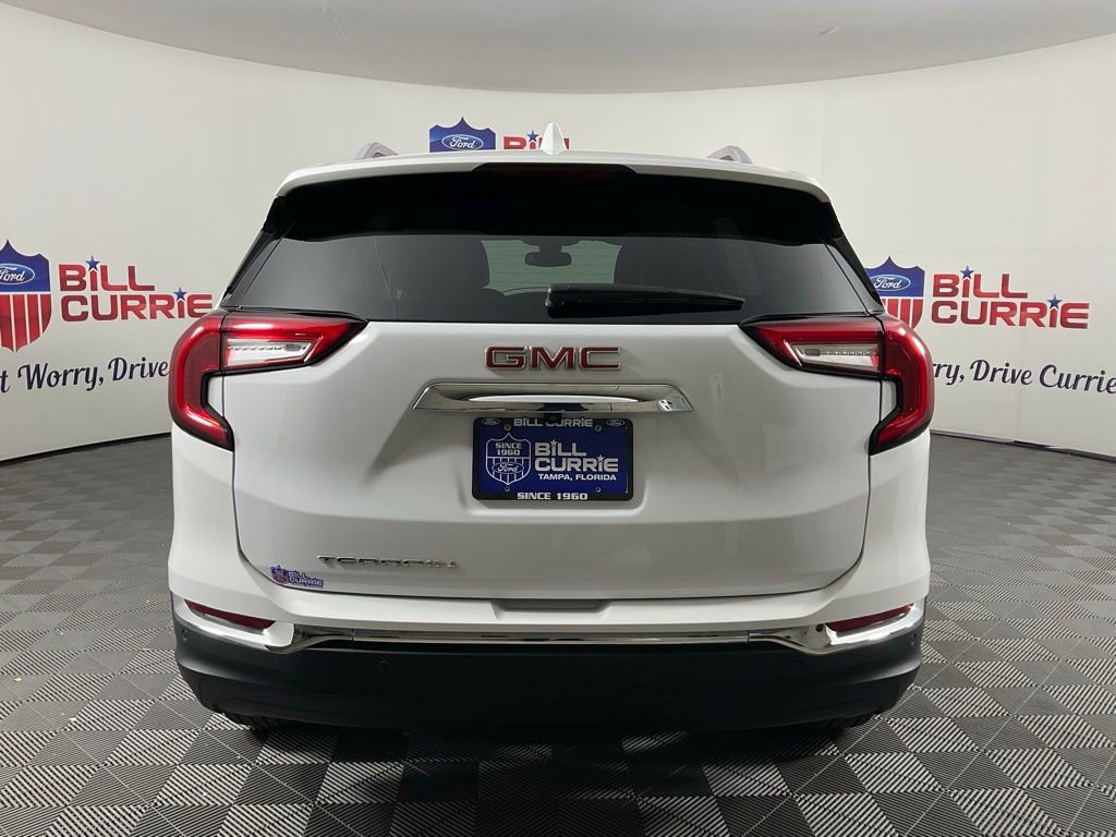 Used 2023 GMC Terrain SLT w/ Tech Package FWD image 4
