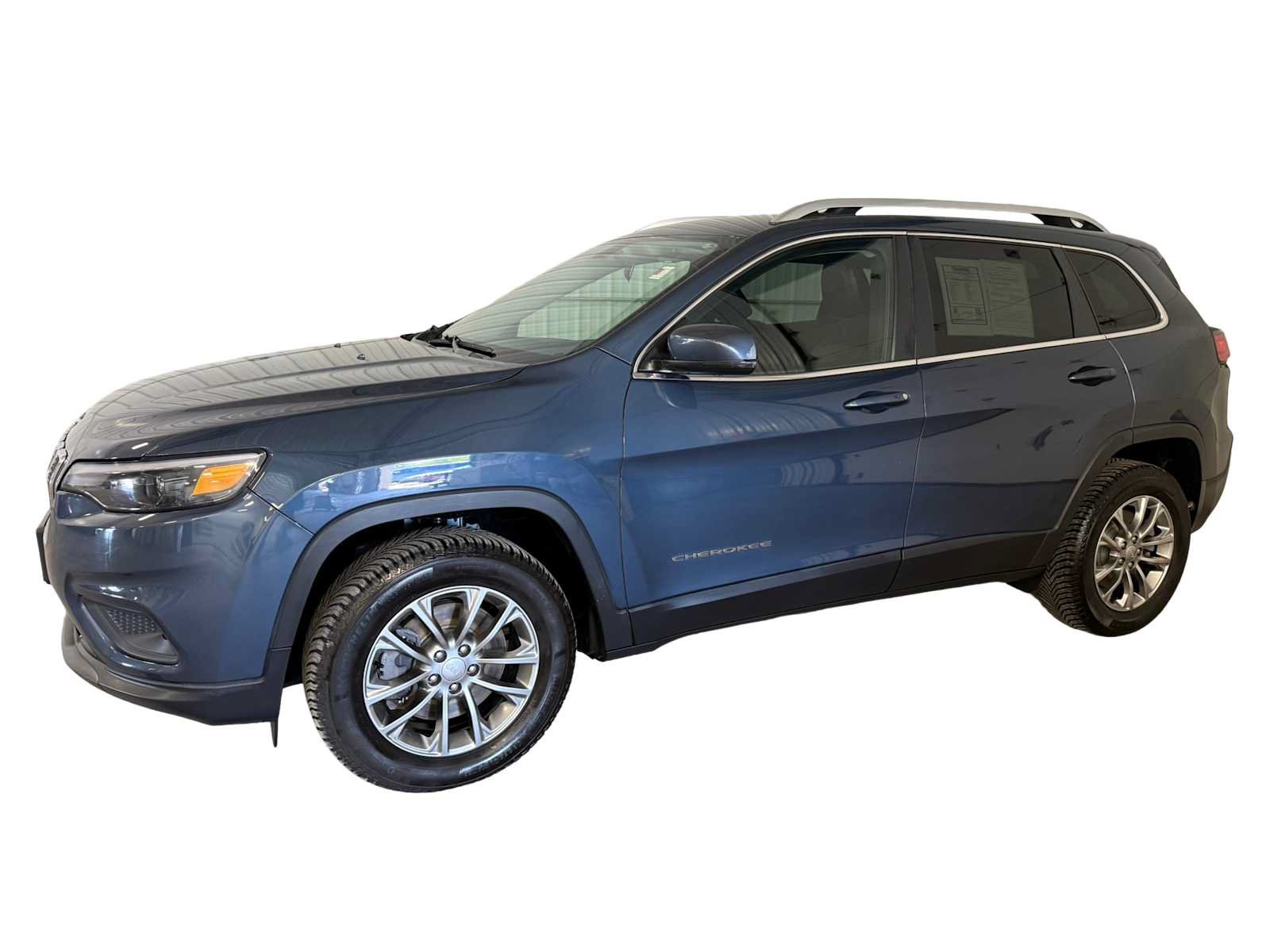 Used 2019 Jeep Cherokee Latitude Plus w/ Cold Weather Group AWD/4WD image 2
