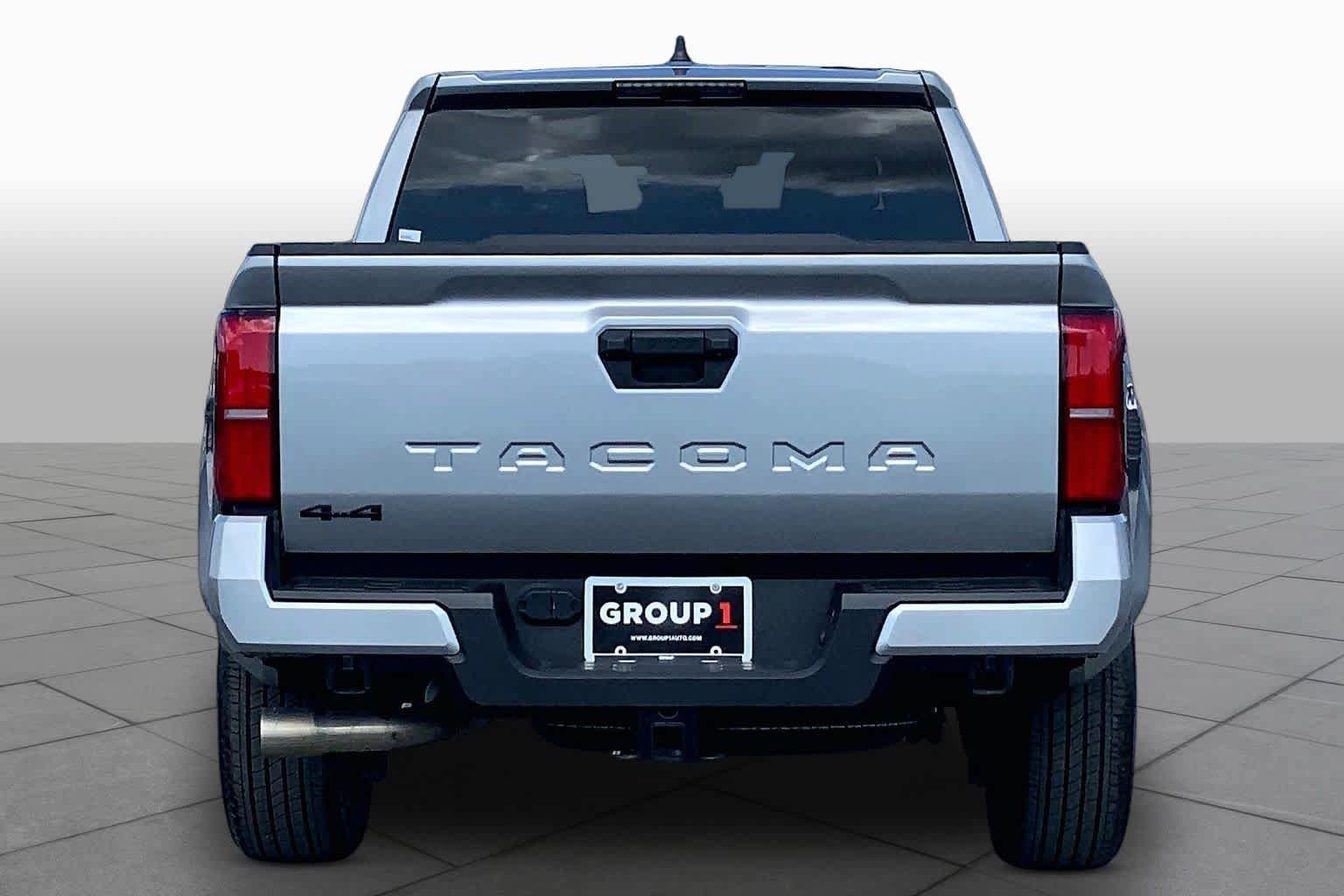 Used 2025 Toyota Tacoma TRD Sport AWD/4WD image 5
