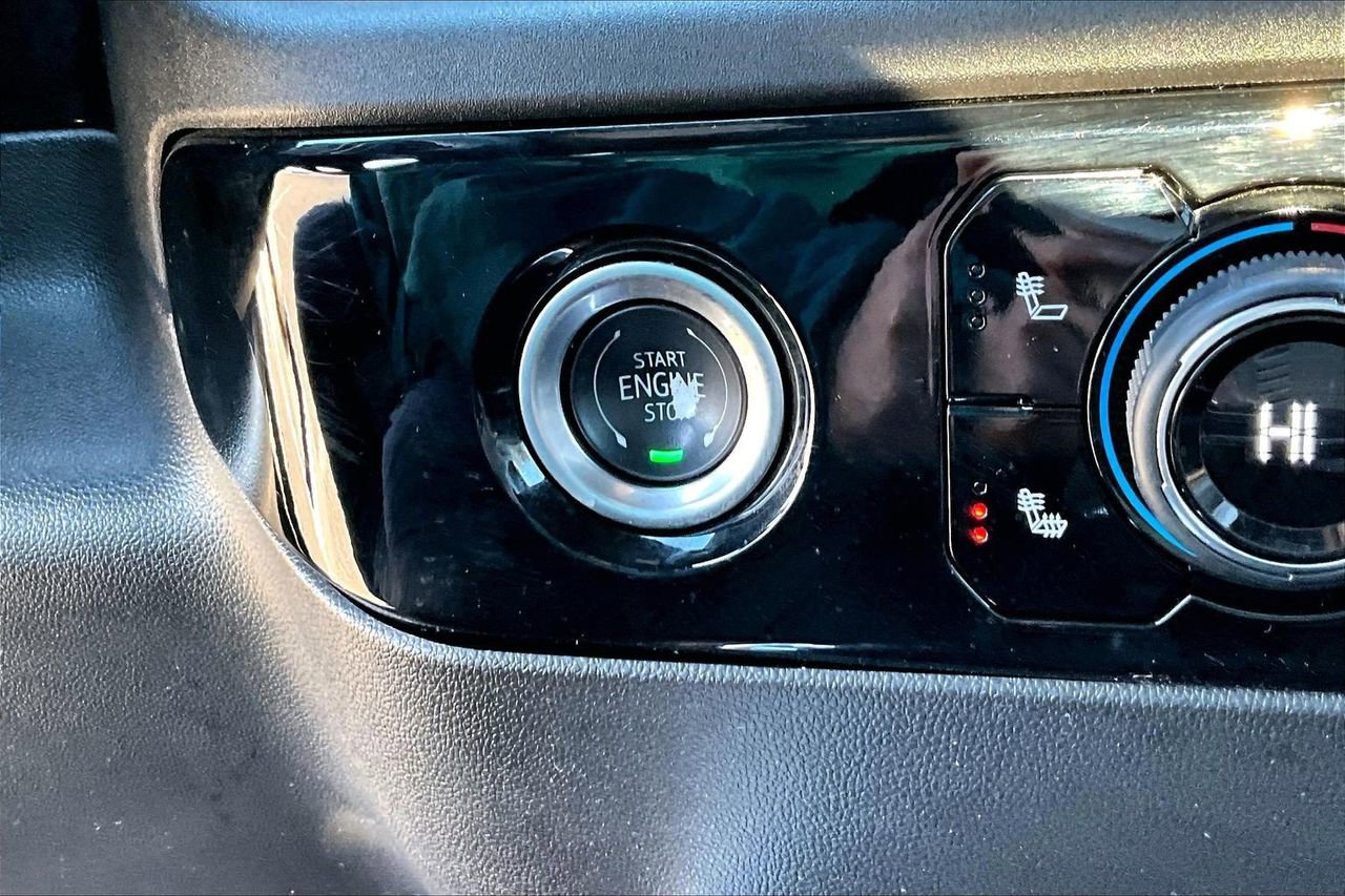 Used 2024 Chevrolet Silverado 1500 RST image 27