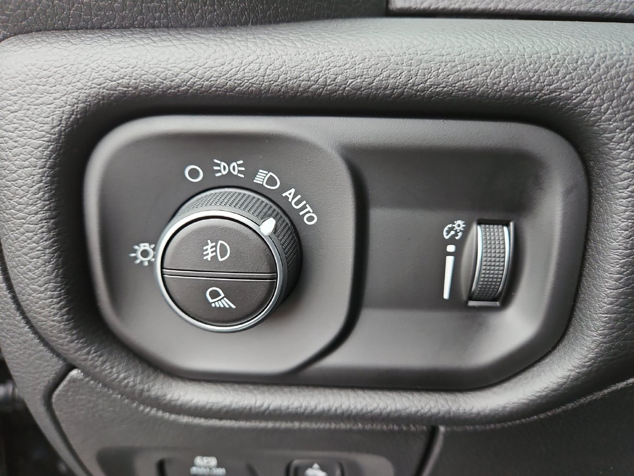 New 2026 RAM 1500 Big Horn AWD/4WD image 32