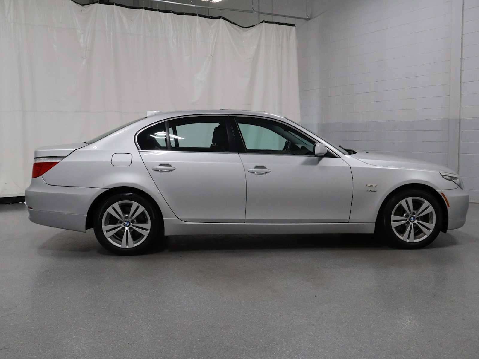 Used 2009 BMW 528i xDrive Sedan AWD/4WD image 10