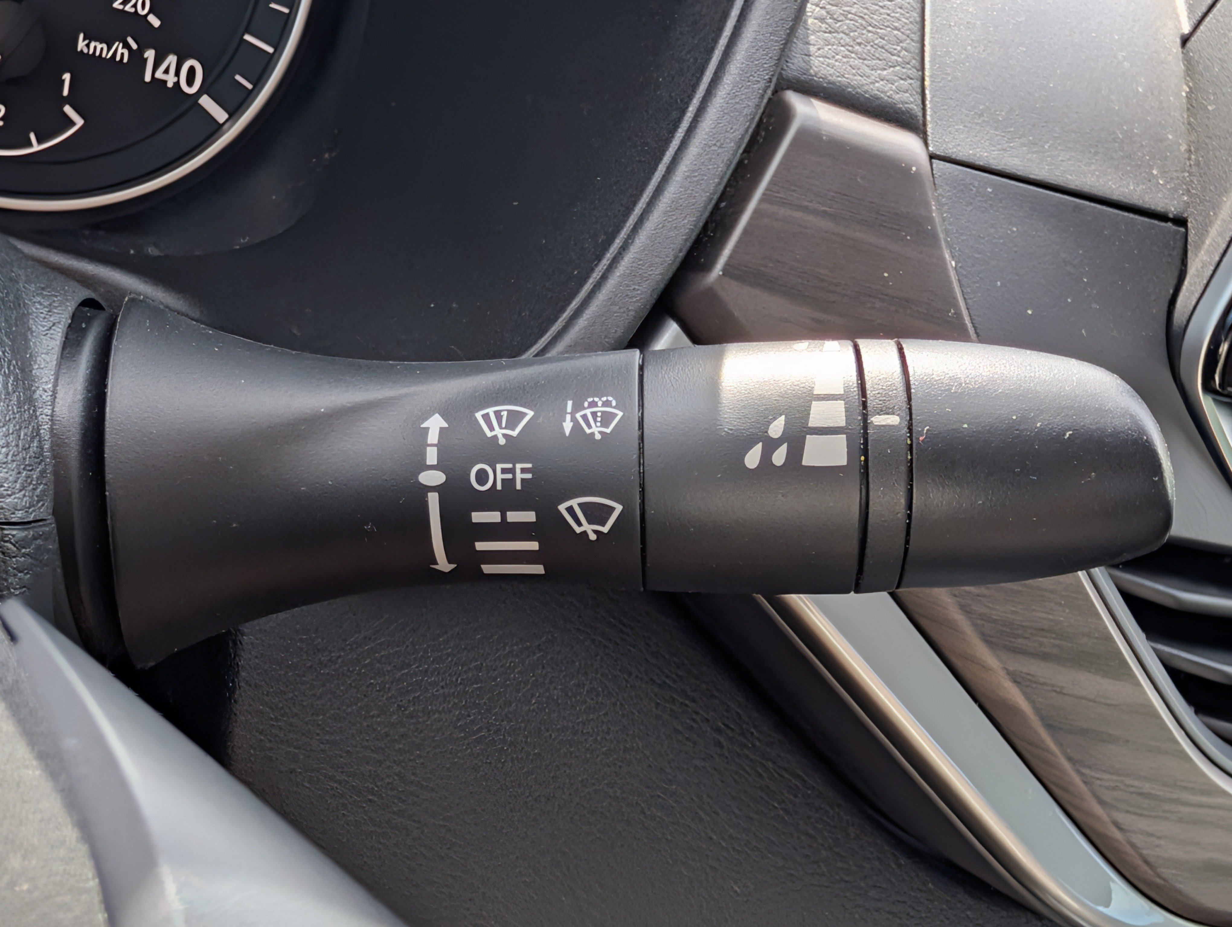 Used 2024 Nissan Altima 2.5 SV FWD image 31