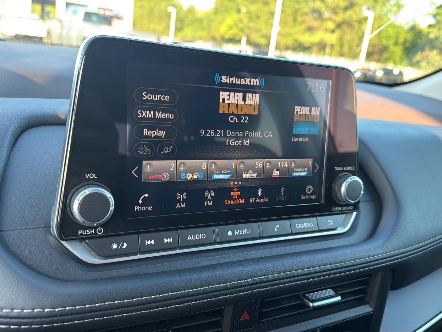 Used 2023 Nissan Rogue S FWD image 23