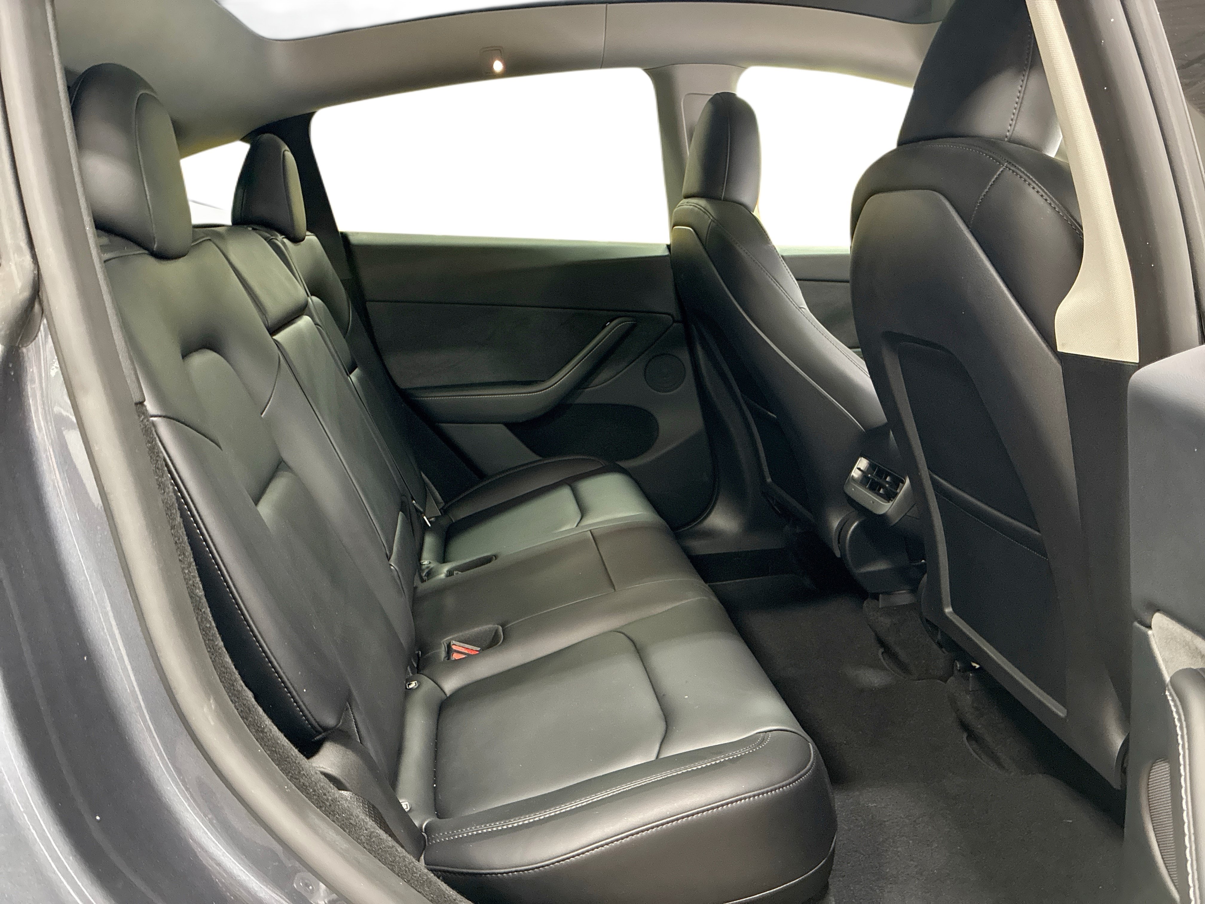 Certified 2023 Tesla Model Y Long Range AWD/4WD image 11