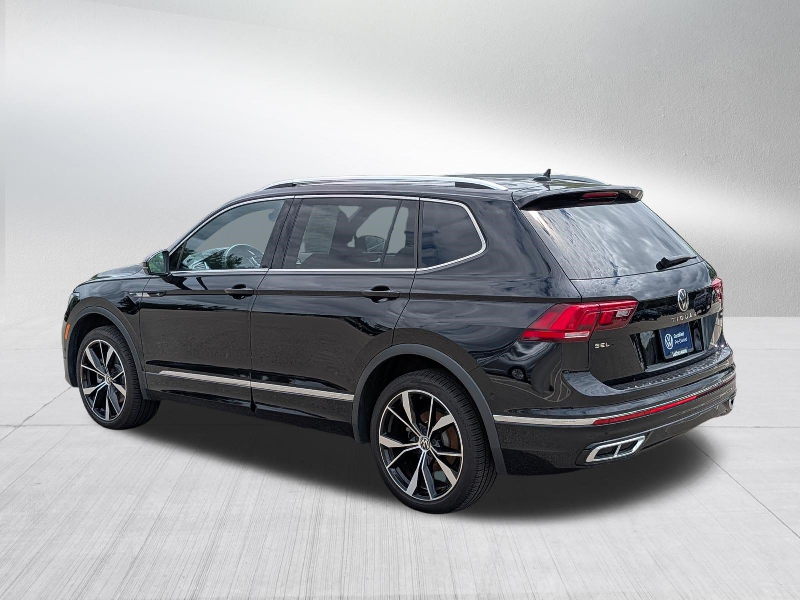 Certified 2023 Volkswagen Tiguan SEL R-Line AWD/4WD image 5