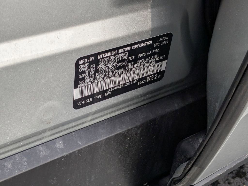 Used 2025 Mitsubishi Outlander SE image 37