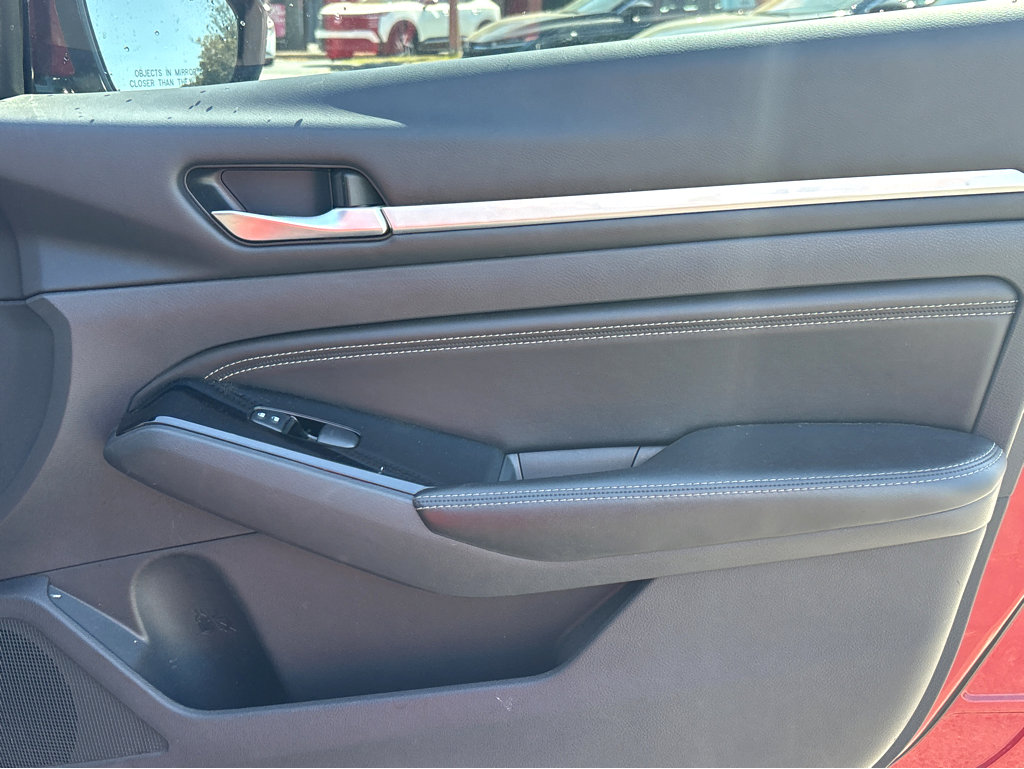 Used 2023 Nissan Altima 2.5 SL FWD image 10