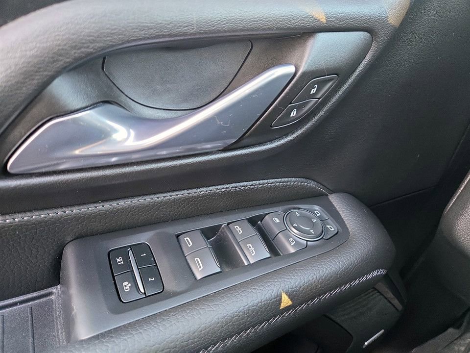 Used 2024 GMC Yukon Denali w/ Advanced Technology Package image 21