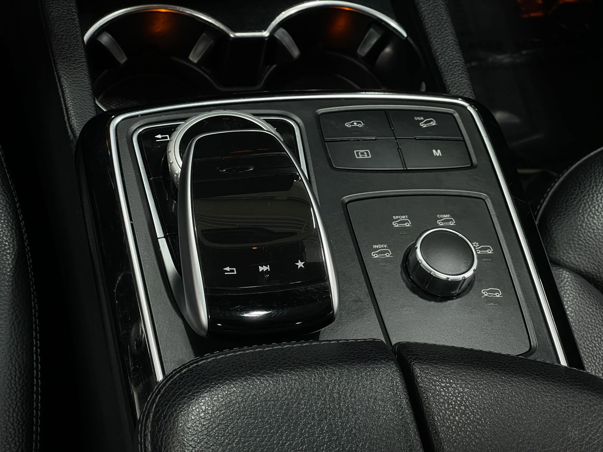 Used 2018 Mercedes-Benz GLS 450 4MATIC image 26