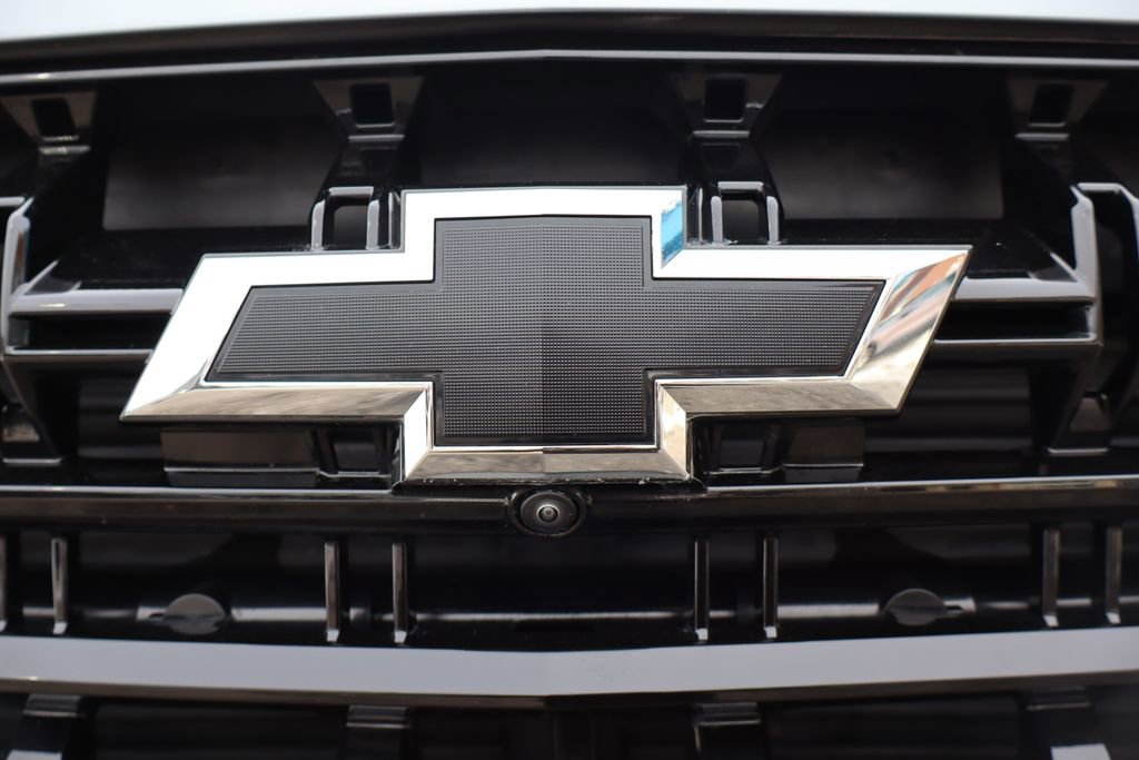 Used 2025 Chevrolet Suburban Z71 w/ Z71 Off-Road Package image 8