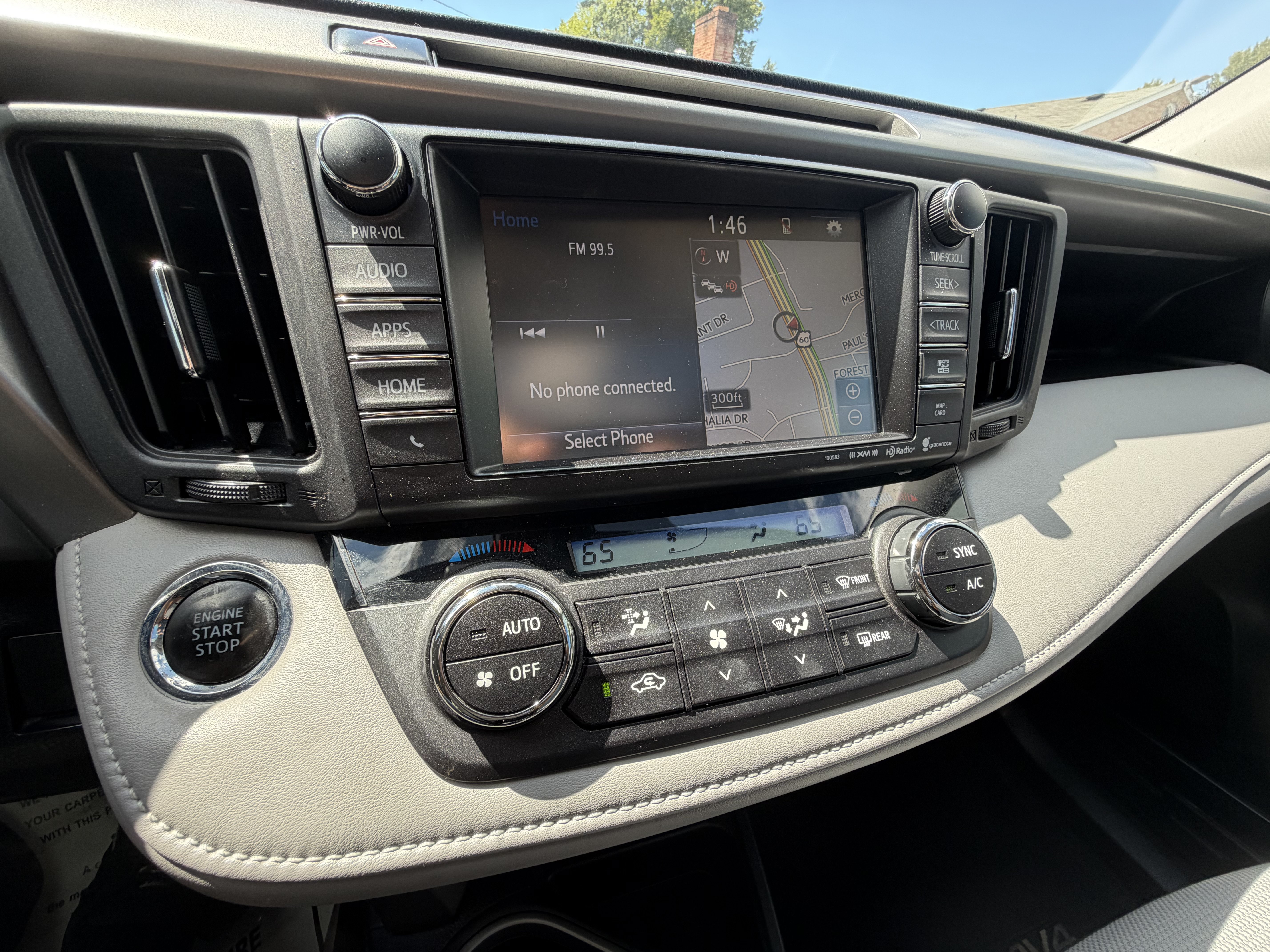 Used 2018 Toyota RAV4 XLE FWD image 21
