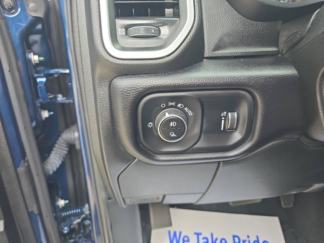 Used 2024 RAM 2500 Big Horn AWD/4WD image 23