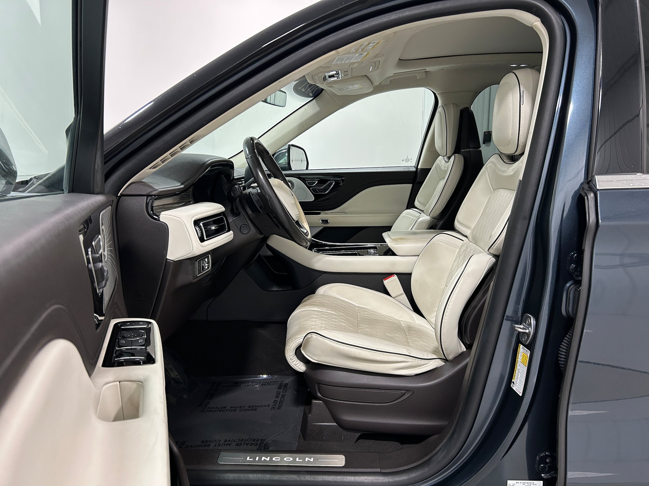 Used 2021 Lincoln Aviator Black Label AWD/4WD image 4