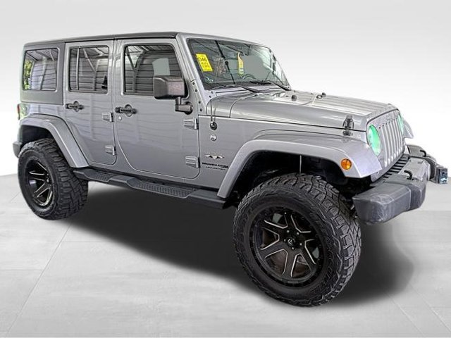 Used 2018 Jeep Wrangler Unlimited Sahara AWD/4WD image 9