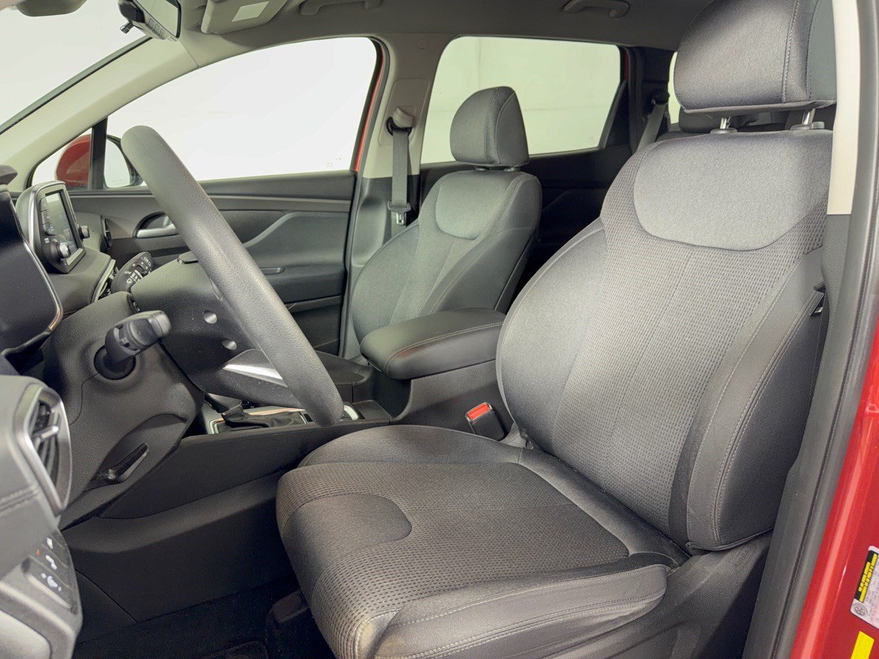Used 2019 Hyundai Santa Fe SEL FWD image 5