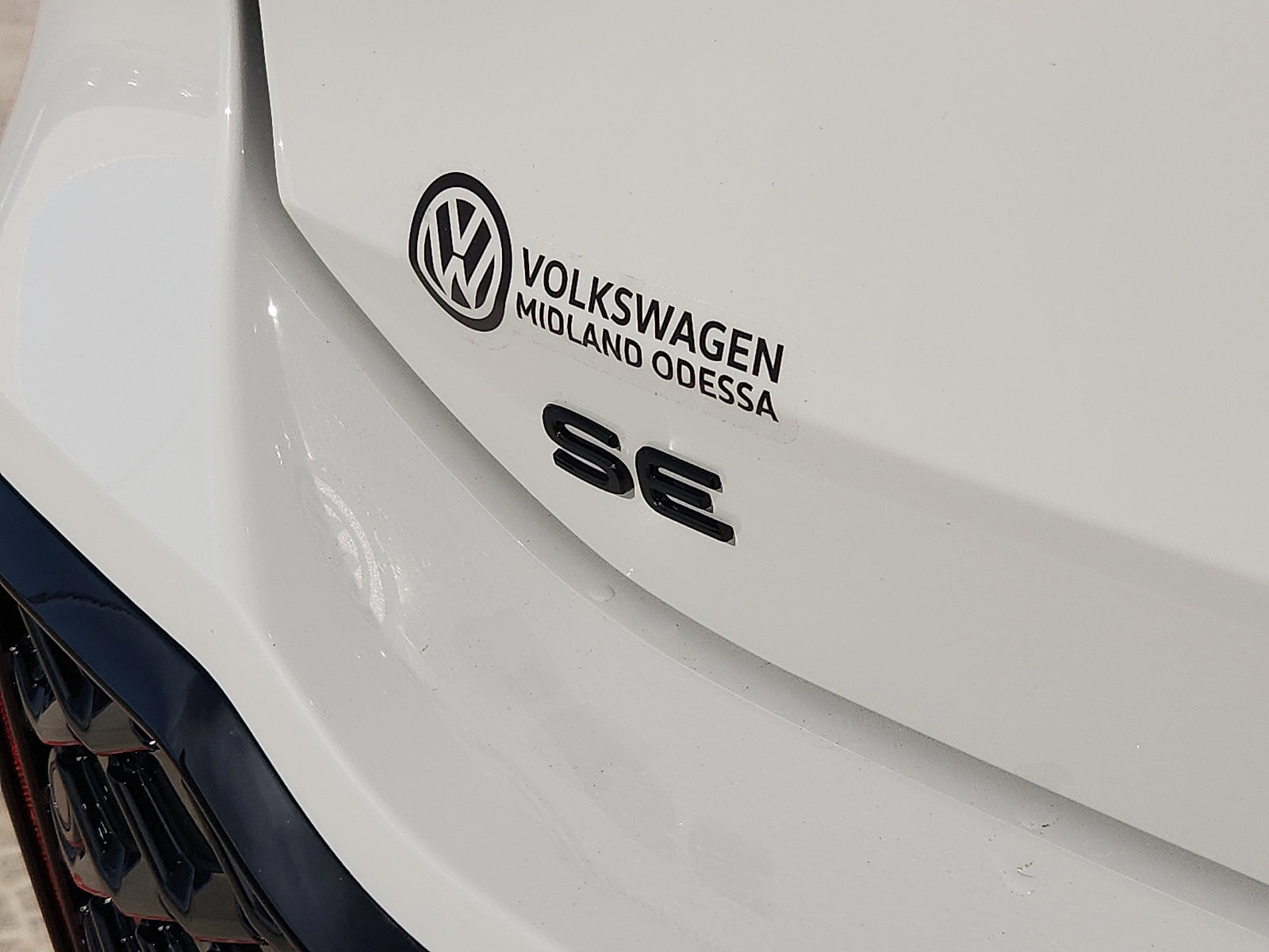 New 2026 Volkswagen Tiguan SE R-Line FWD image 10