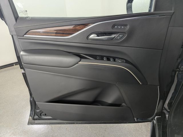 Used 2023 Cadillac Escalade Premium Luxury image 9