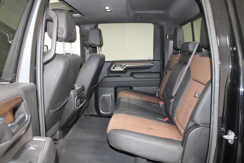 Used 2024 Chevrolet Silverado 2500 High Country w/ High Country Premium Package AWD/4WD image 27