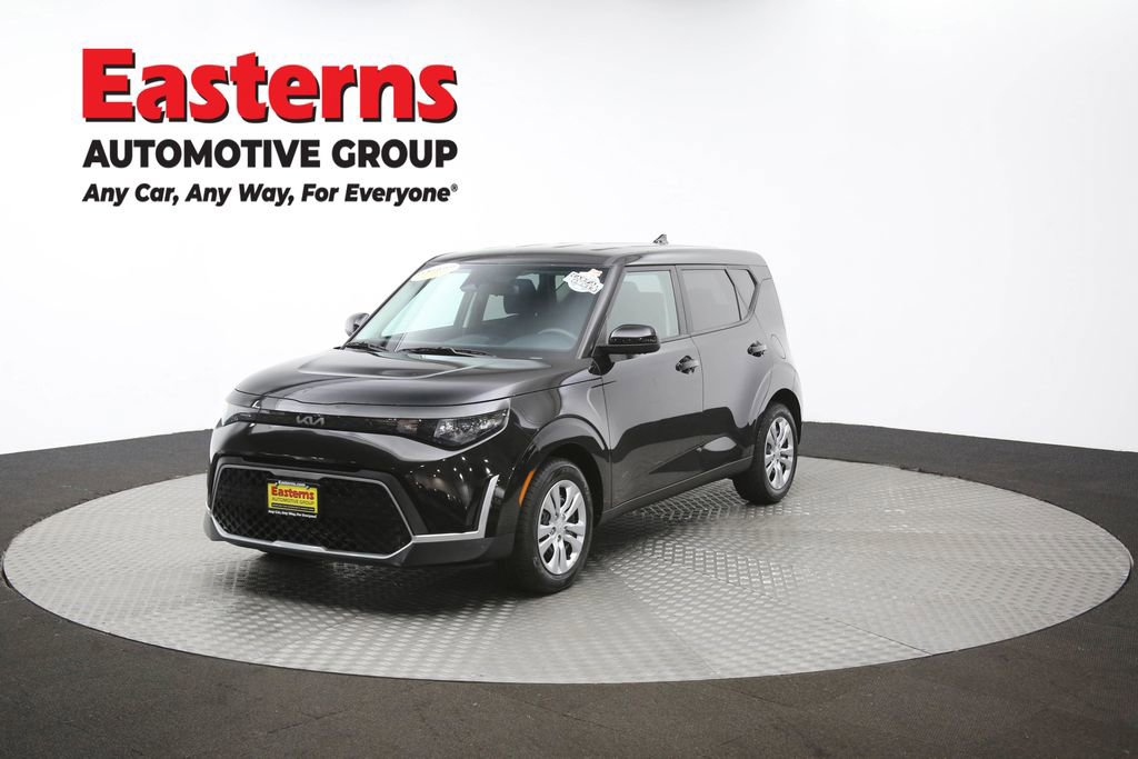 Used 2023 Kia Soul LX image 90