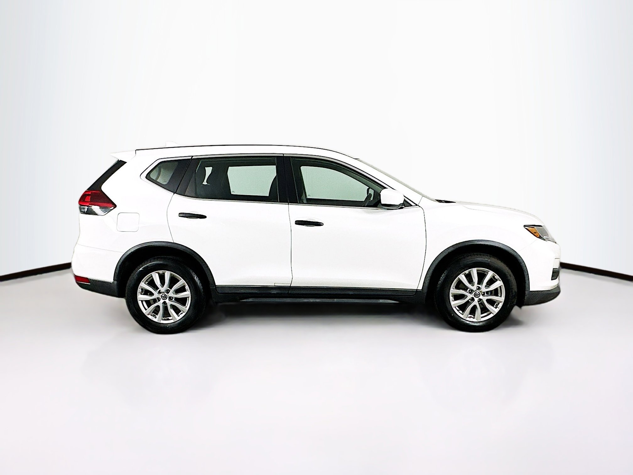 Used 2018 Nissan Rogue S image 10
