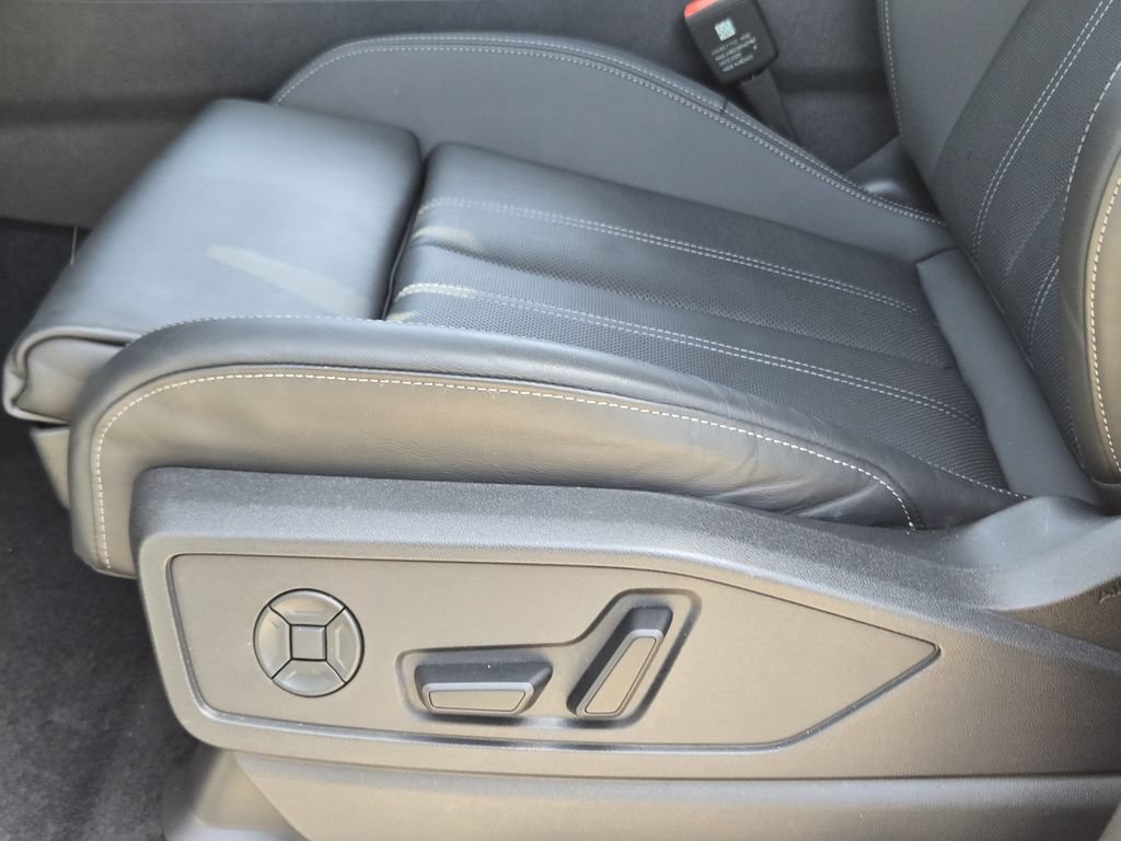 Certified 2025 Audi Q5 Prestige AWD/4WD image 31