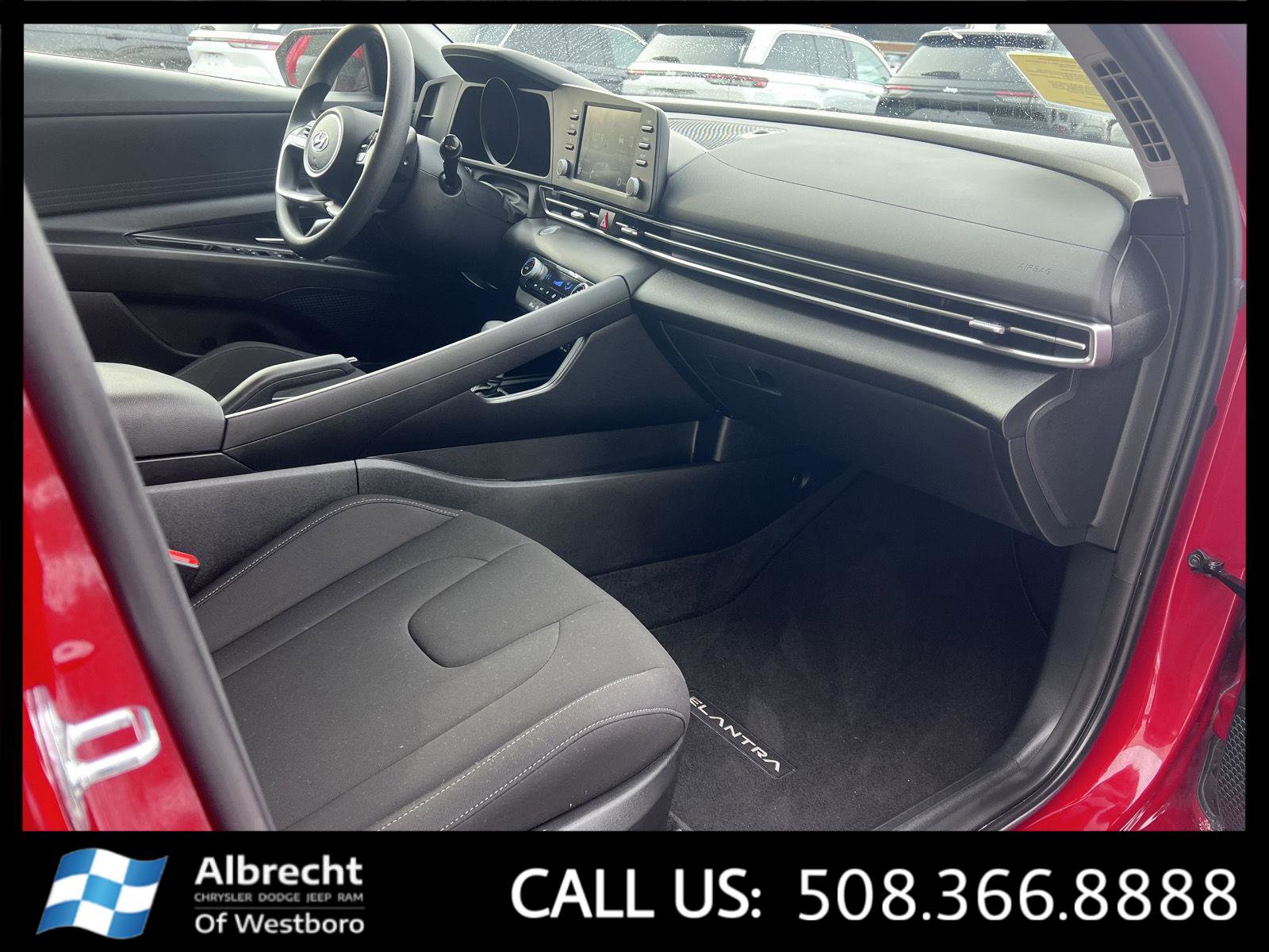 Used 2023 Hyundai Elantra SEL image 19