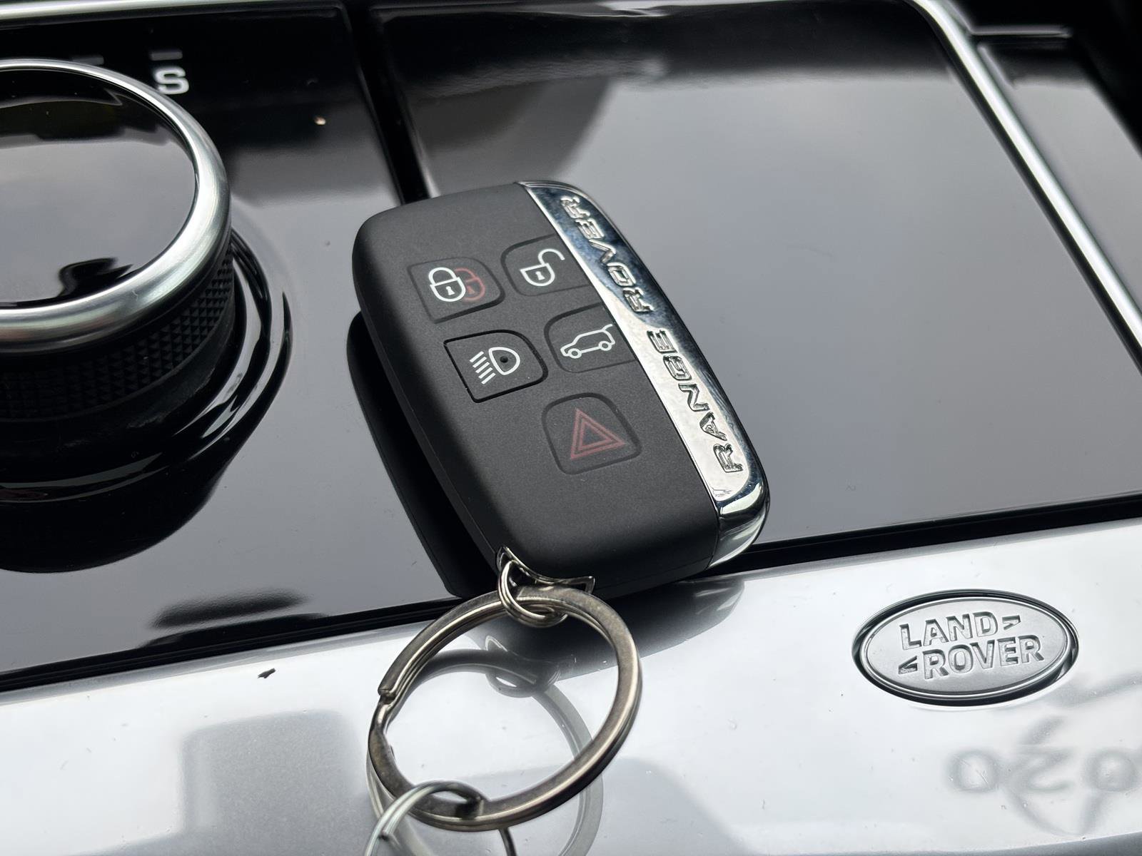 Used 2020 Land Rover Range Rover Velar S image 30