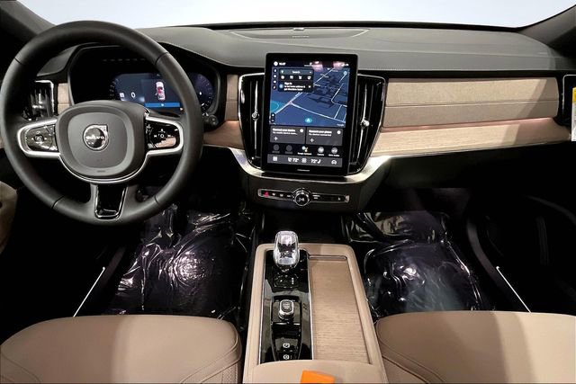 New 2026 Volvo XC90 B6 Plus w/ Protection Package image 6