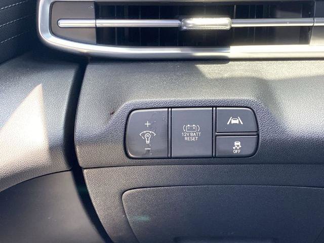 Used 2023 Hyundai Elantra Blue FWD image 13