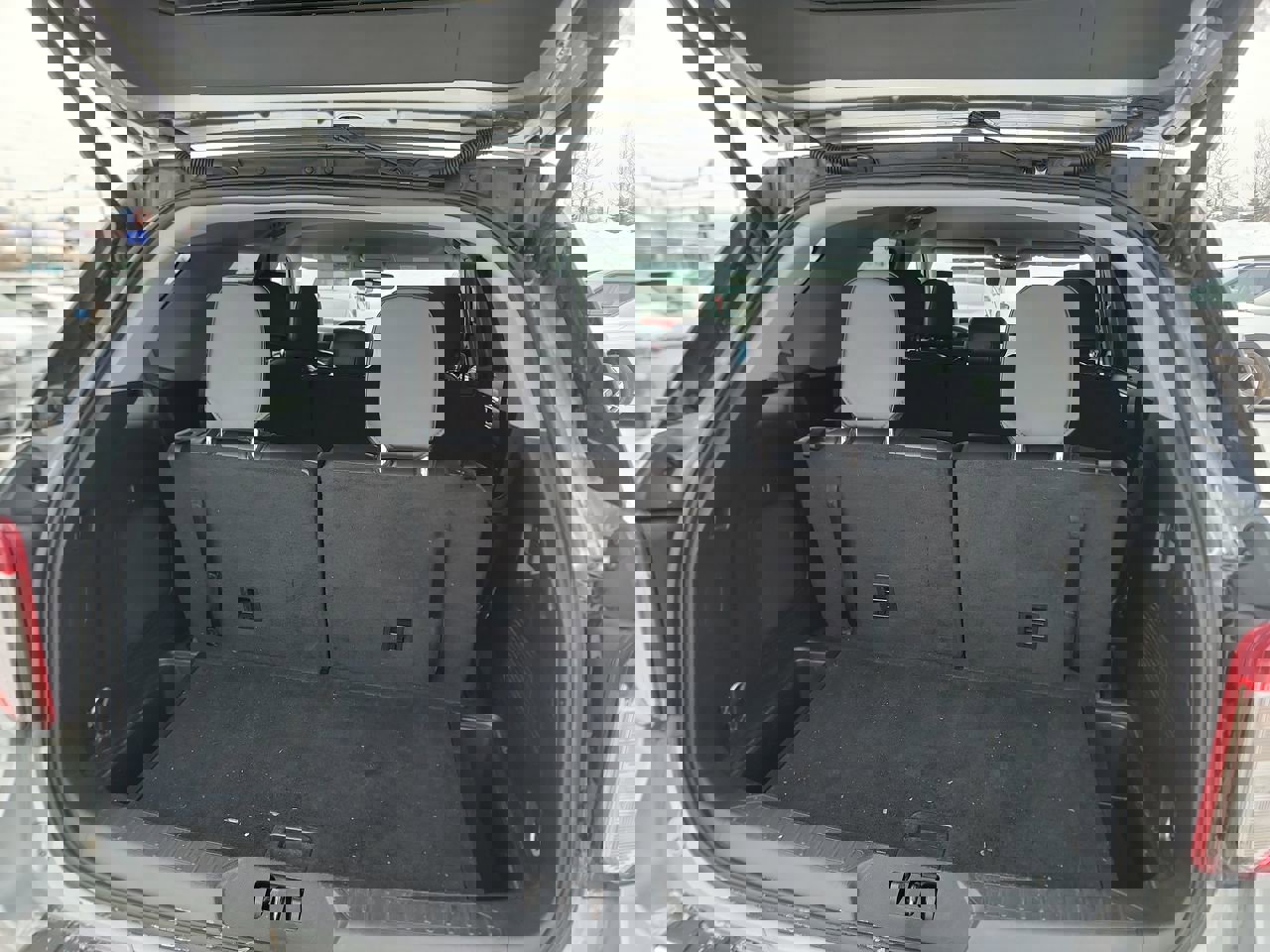 Used 2024 Ford Explorer Limited image 23