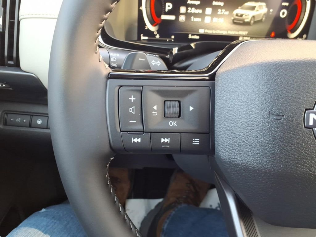 New 2026 Nissan Pathfinder SL w/ SL Premium Package FWD image 11