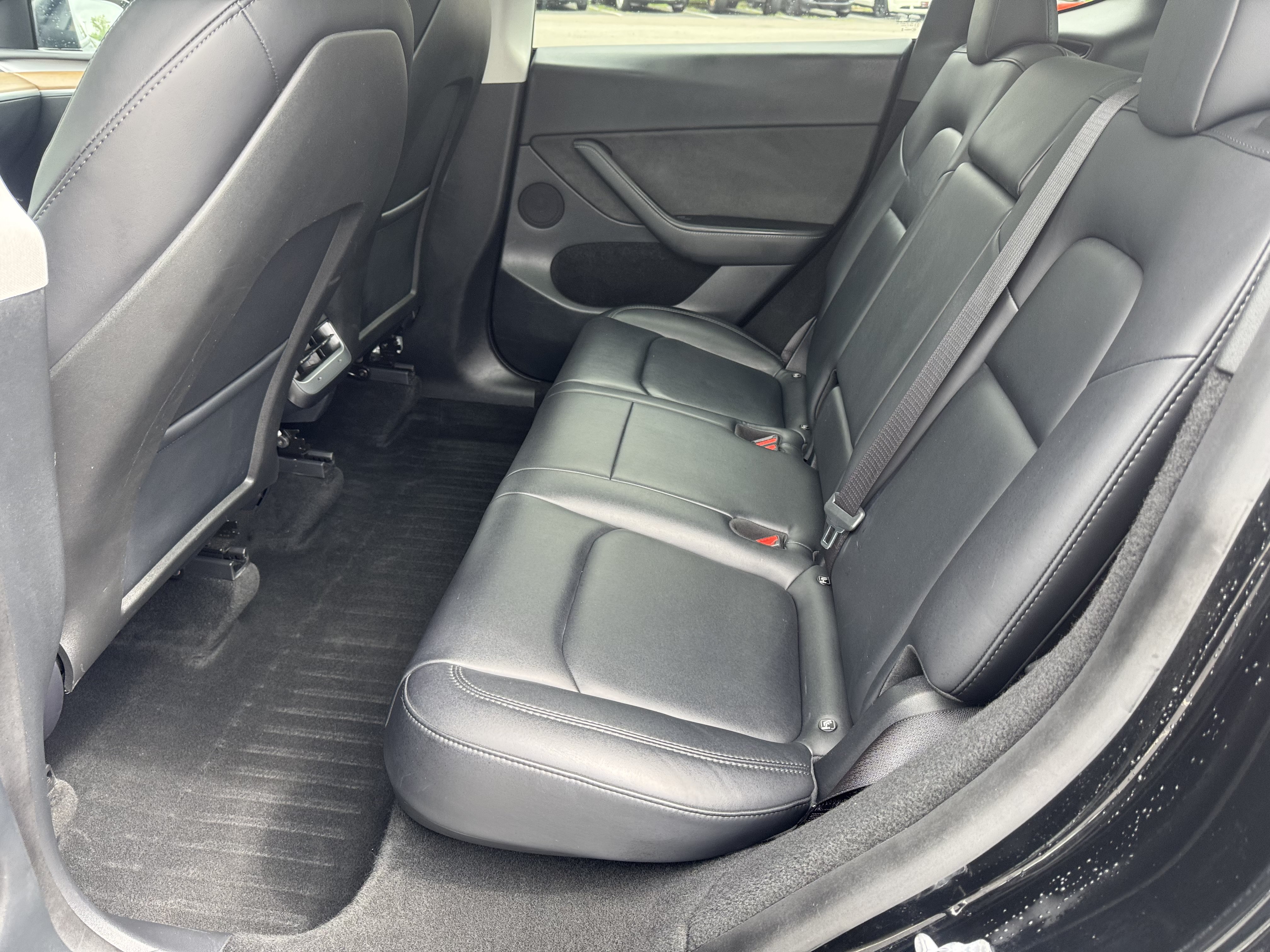 Used 2024 Tesla Model Y 2WD image 18