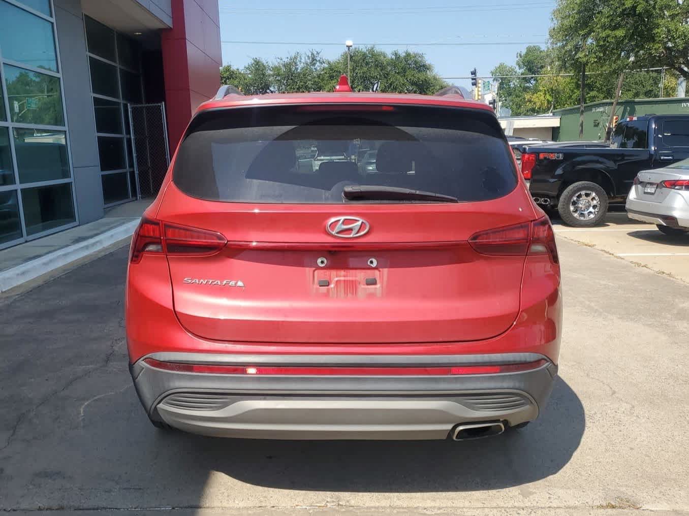 Used 2023 Hyundai Santa Fe SEL FWD image 4