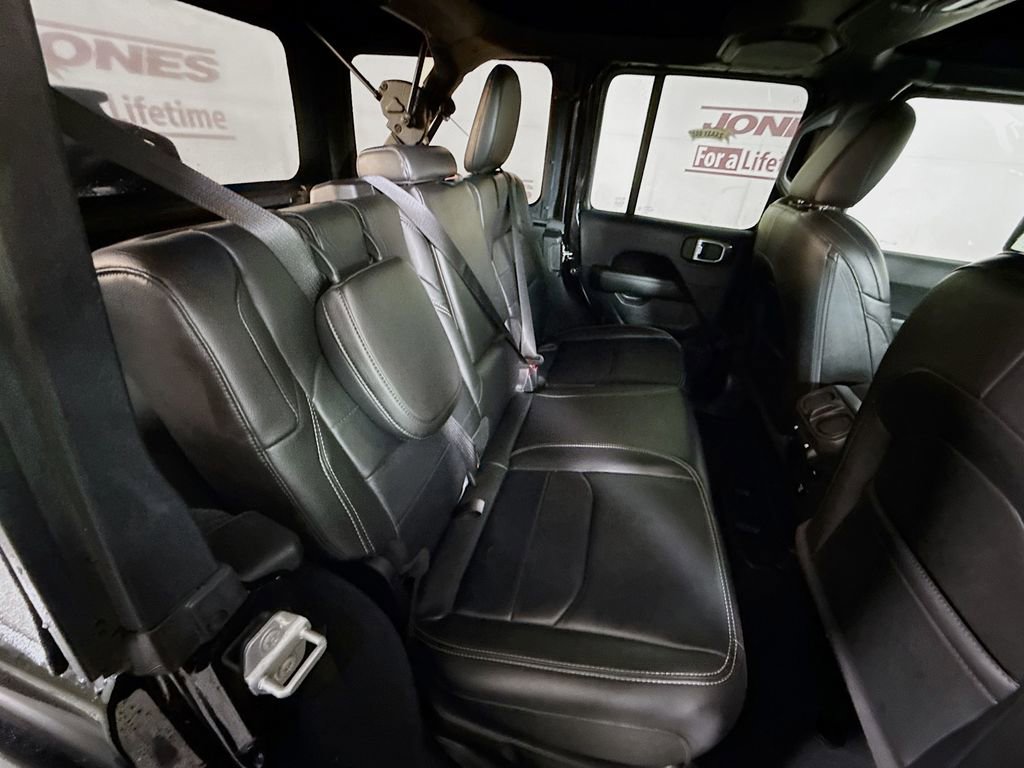 Used 2022 Jeep Wrangler Unlimited Sahara w/ Cold Weather Group image 31