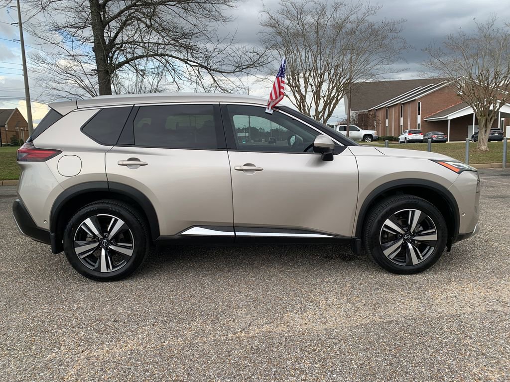 Used 2023 Nissan Rogue Platinum w/ Platinum Premium Package image 2