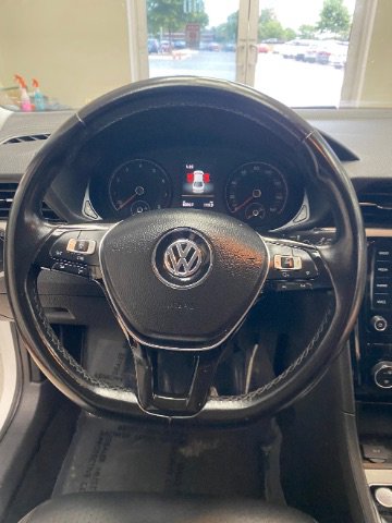 Used 2020 Volkswagen Passat 2.0T SE FWD image 18