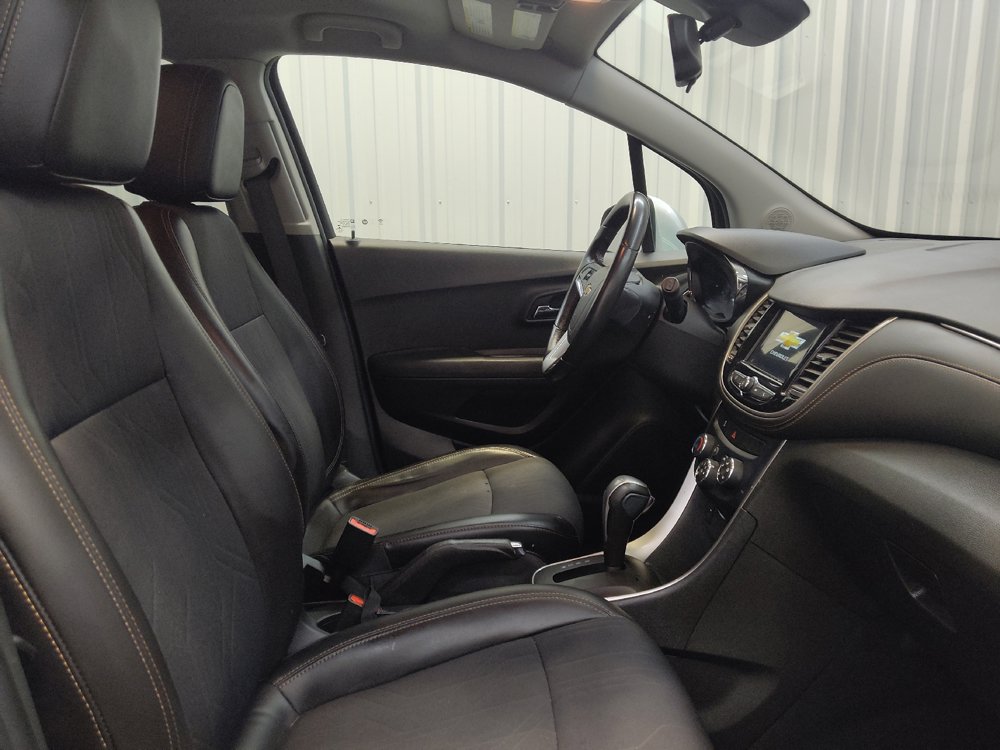 Used 2019 Chevrolet Trax LT w/ LT Convenience Package AWD/4WD image 21
