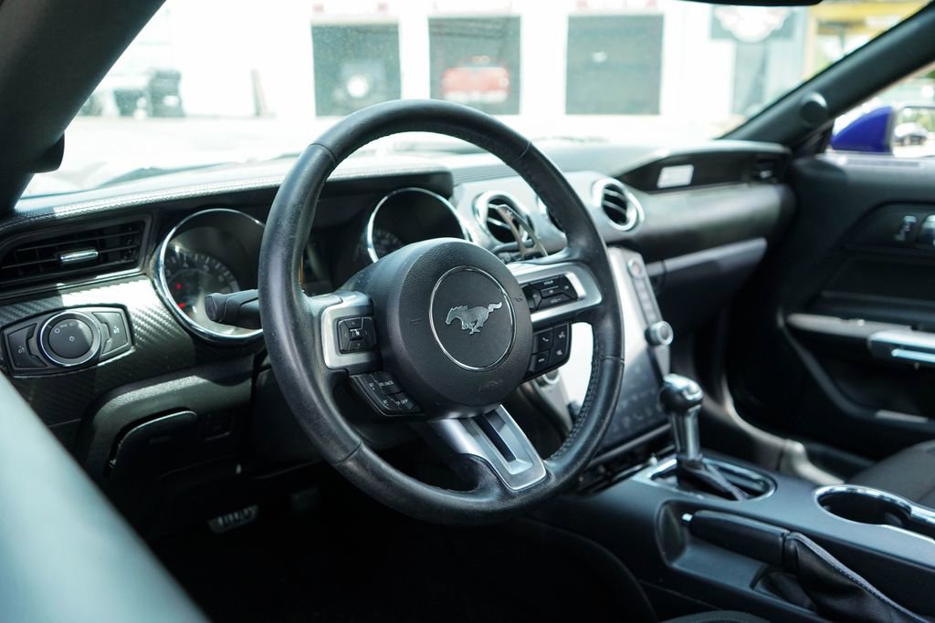 Used 2015 Ford Mustang Coupe RWD image 7