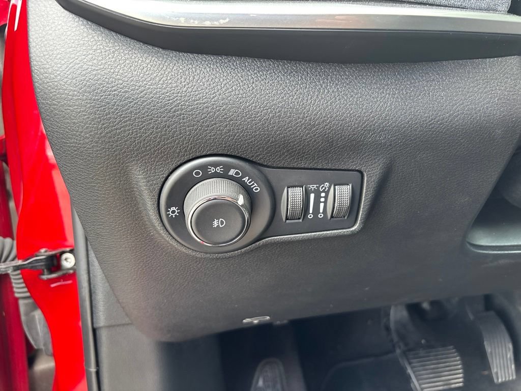 Used 2024 Jeep Compass Latitude AWD/4WD image 46