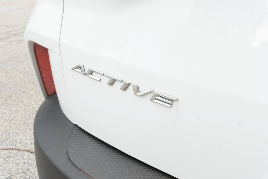 Used 2025 Ford Escape Active FWD image 11