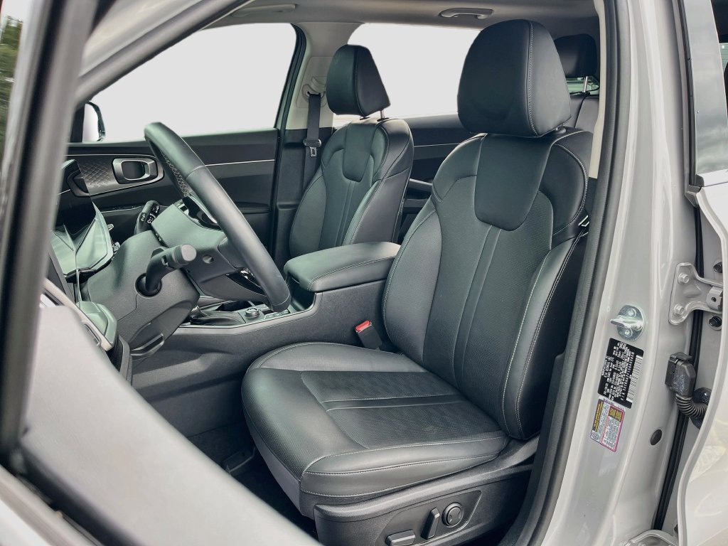 Used 2025 Kia Sorento EX w/ Panoramic Sunroof Package FWD image 21