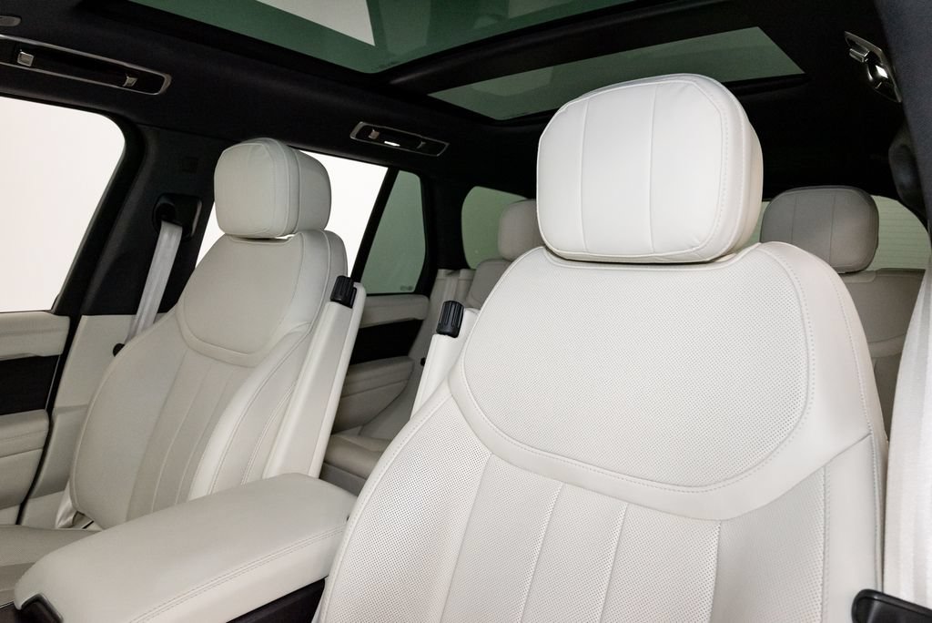 Used 2024 Land Rover Range Rover SE AWD/4WD image 12