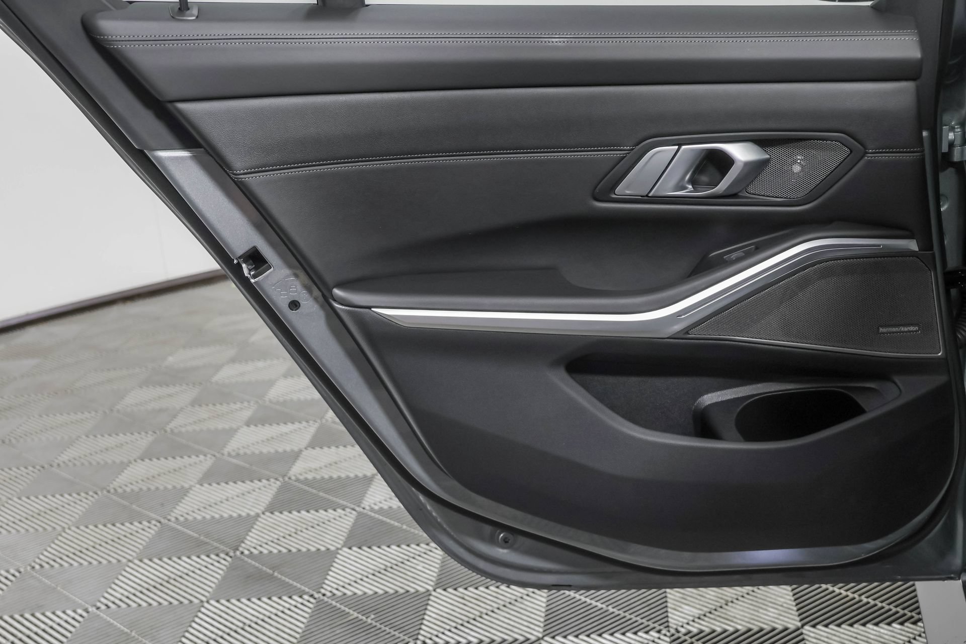 Used 2025 BMW M3 w/ Executive Package RWD image 32