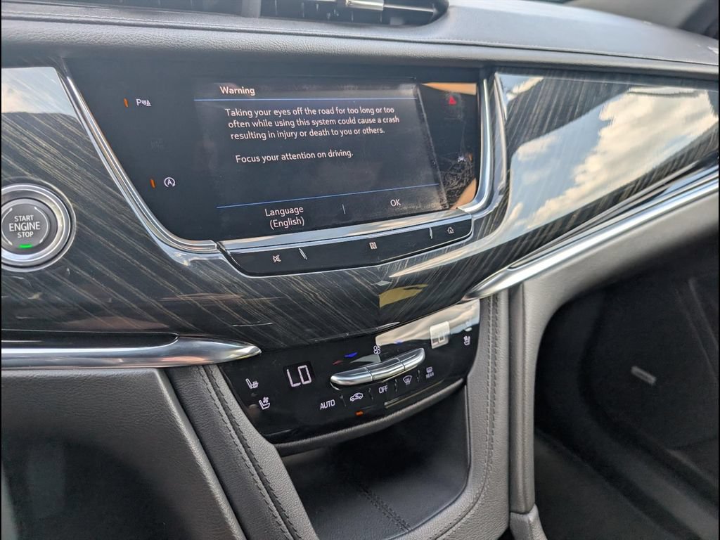 Used 2021 Cadillac XT6 Premium Luxury AWD/4WD image 16