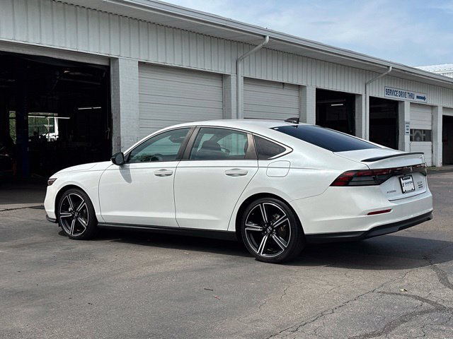 Used 2023 Honda Accord Sport image 3