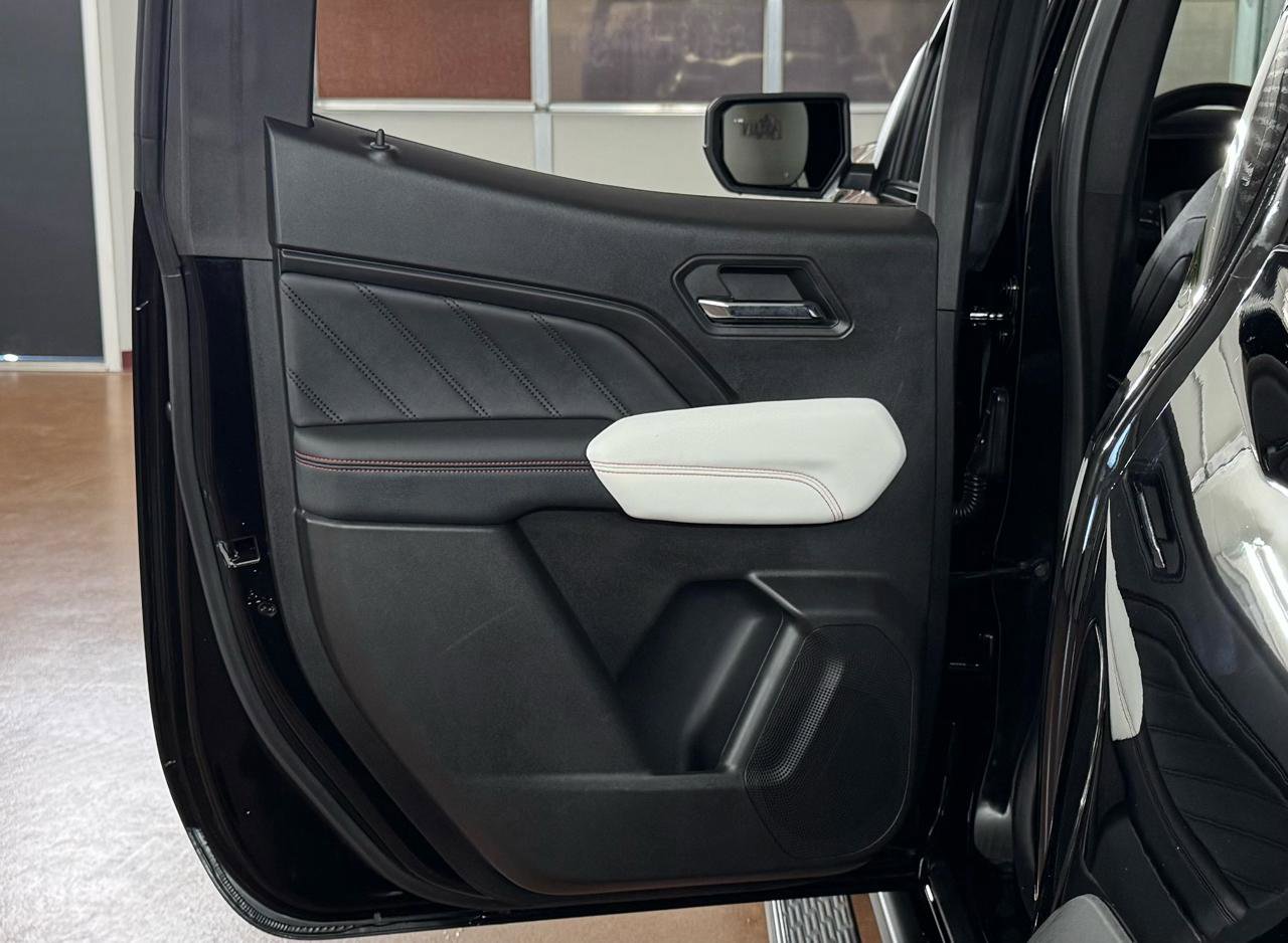 Used 2024 GMC Canyon AT4X w/ AT4X AEV Edition image 39