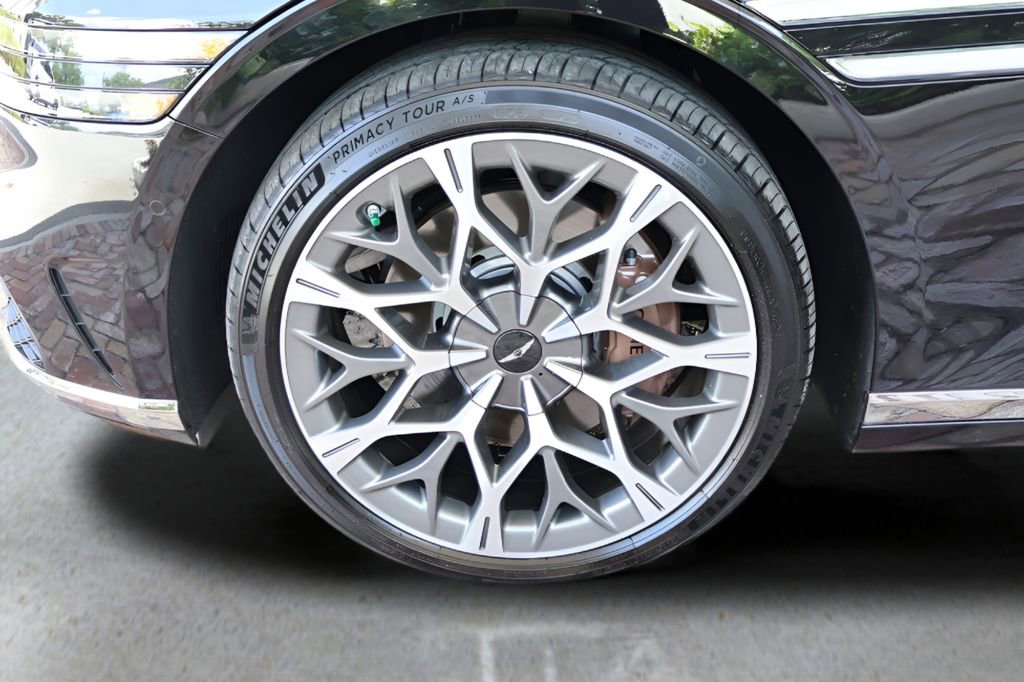 Used 2025 Genesis G90 3.5T AWD/4WD image 28