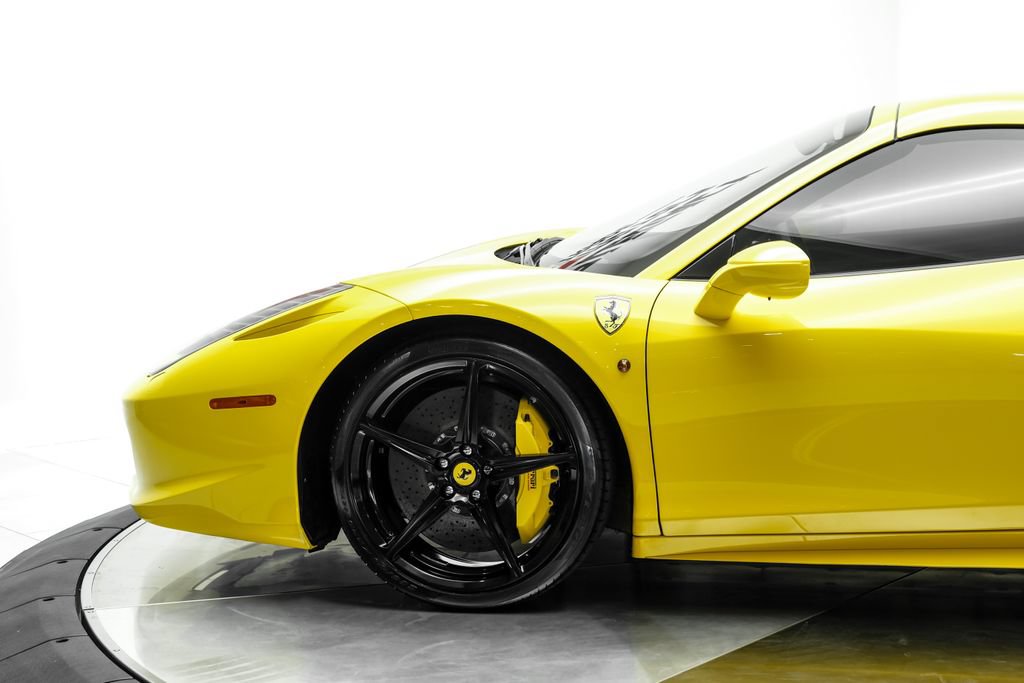 Used 2015 Ferrari 458 Spider RWD image 9