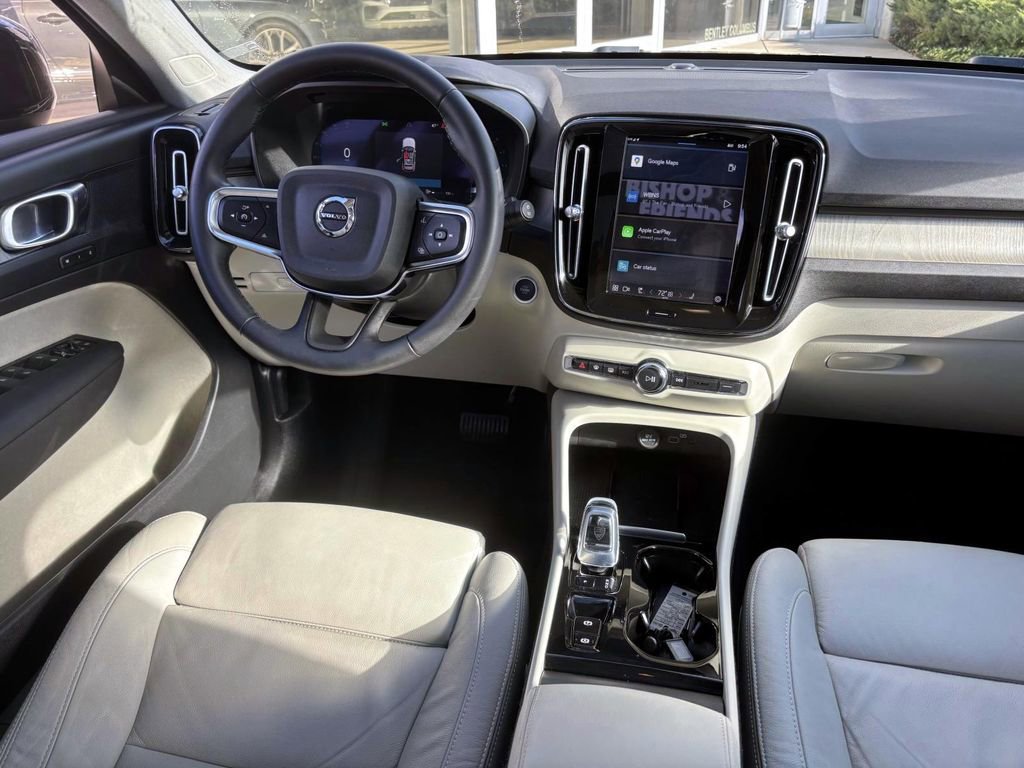 Used 2023 Volvo XC40 B5 Plus w/ Protection Package Premier image 31